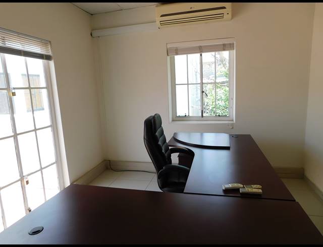 200M² OFFICE TO LET IN FERNDALE